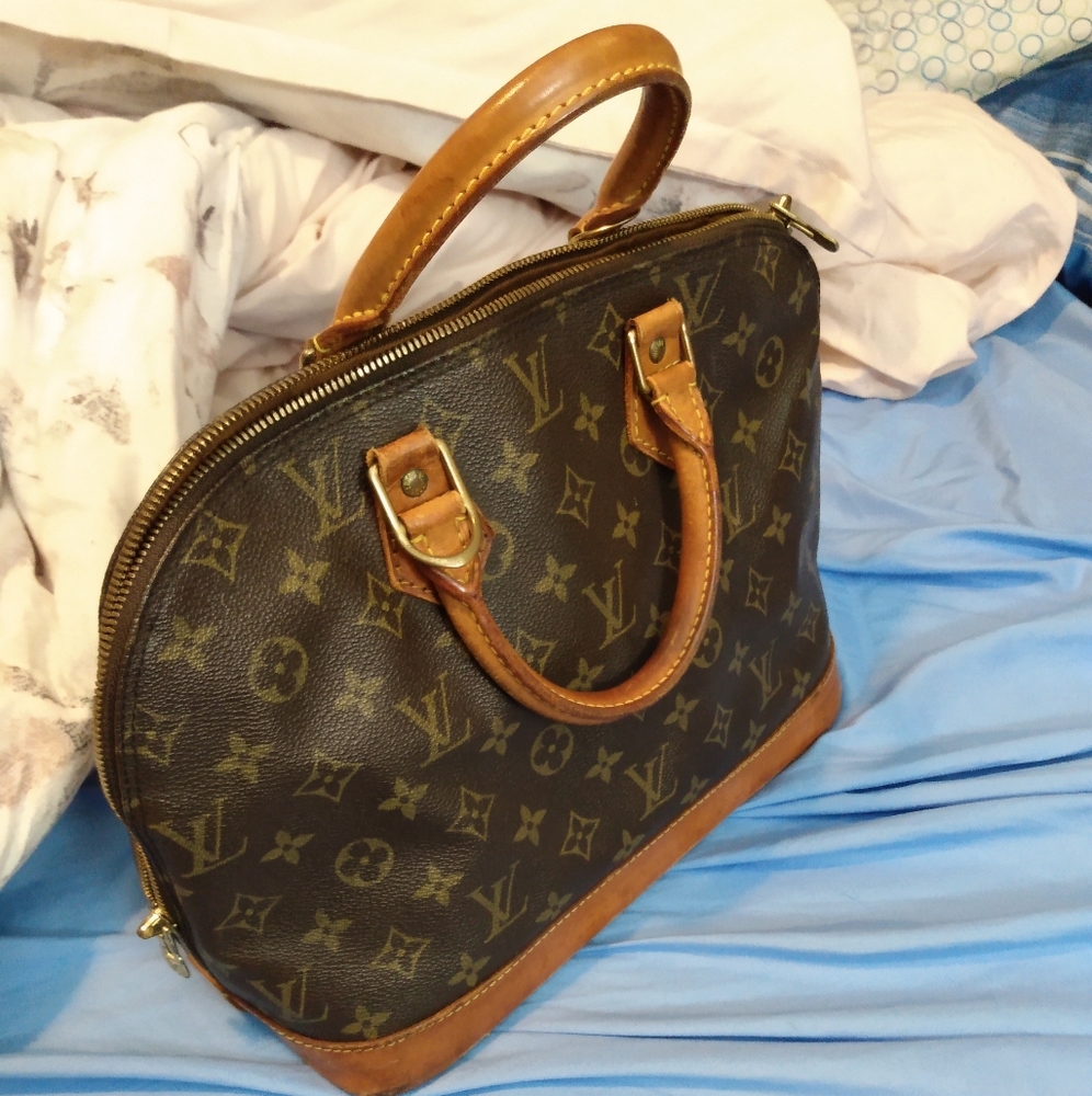Louis Vuitton Brown Monogram Handbag - Picture 3 of 16
